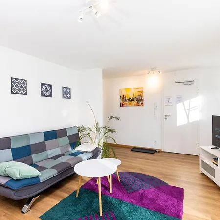 Bright - Perfect For 4 - Kitchen - Parking - Netflix