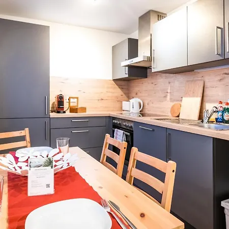 Bright - Perfect For 4 - Kitchen - Parking - Netflix