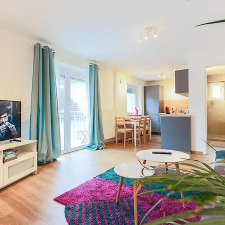 Bright - Perfect For 4 - Kitchen - Parking - Netflix * Aψβούργη