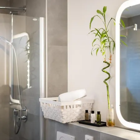 Bright - Perfect For 4 - Kitchen - Parking - Netflix *