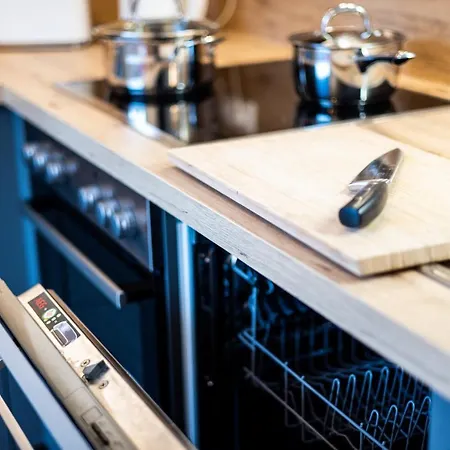 Bright - Perfect For 4 - Kitchen - Parking - Netflix Διαμέρισμα