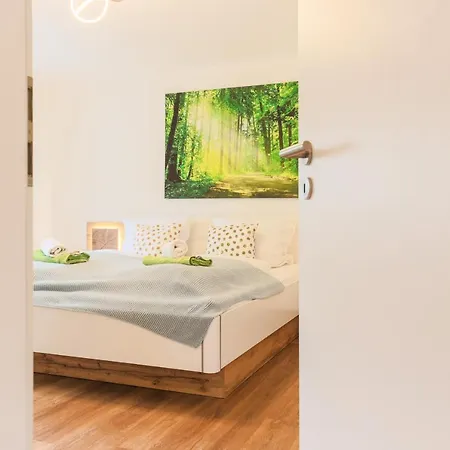 Bright - Perfect For 4 - Kitchen - Parking - Netflix Διαμέρισμα