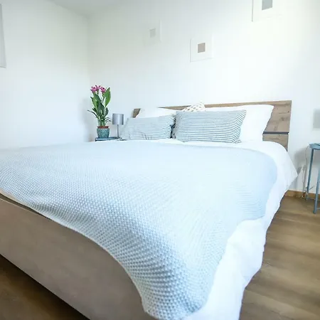 Διαμέρισμα Bright - Perfect For 4 - Kitchen - Parking - Netflix *